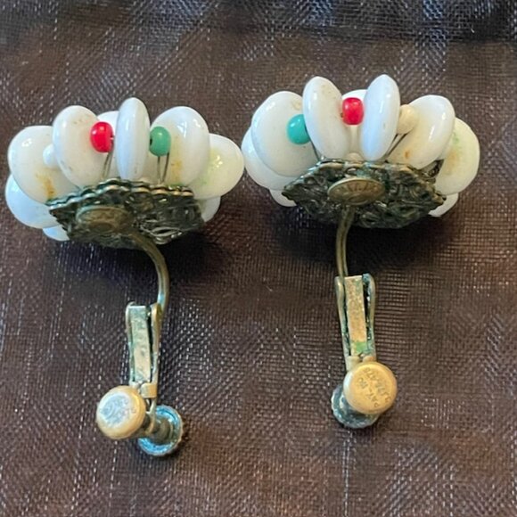Miriam Haskell Signed 1940's Glass Flower Cluster Screw Back Clip On Earrings - Picture 3 of 10